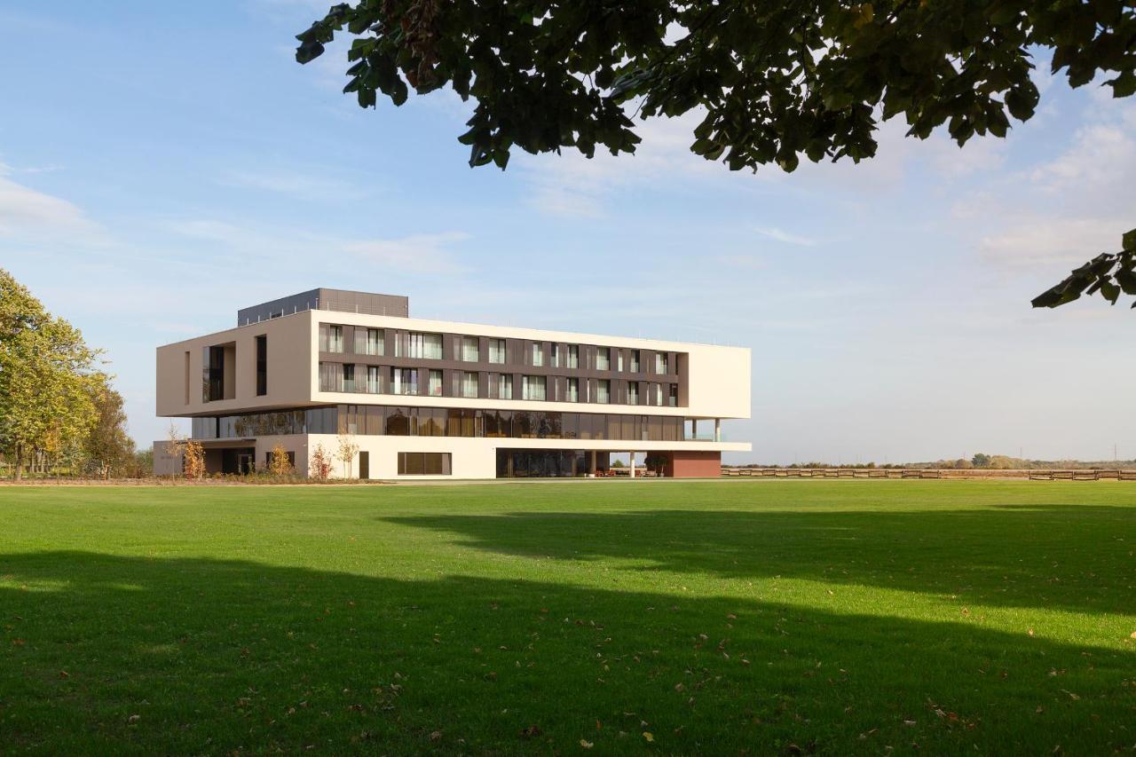 Hotel Materra Osijek Exterior photo