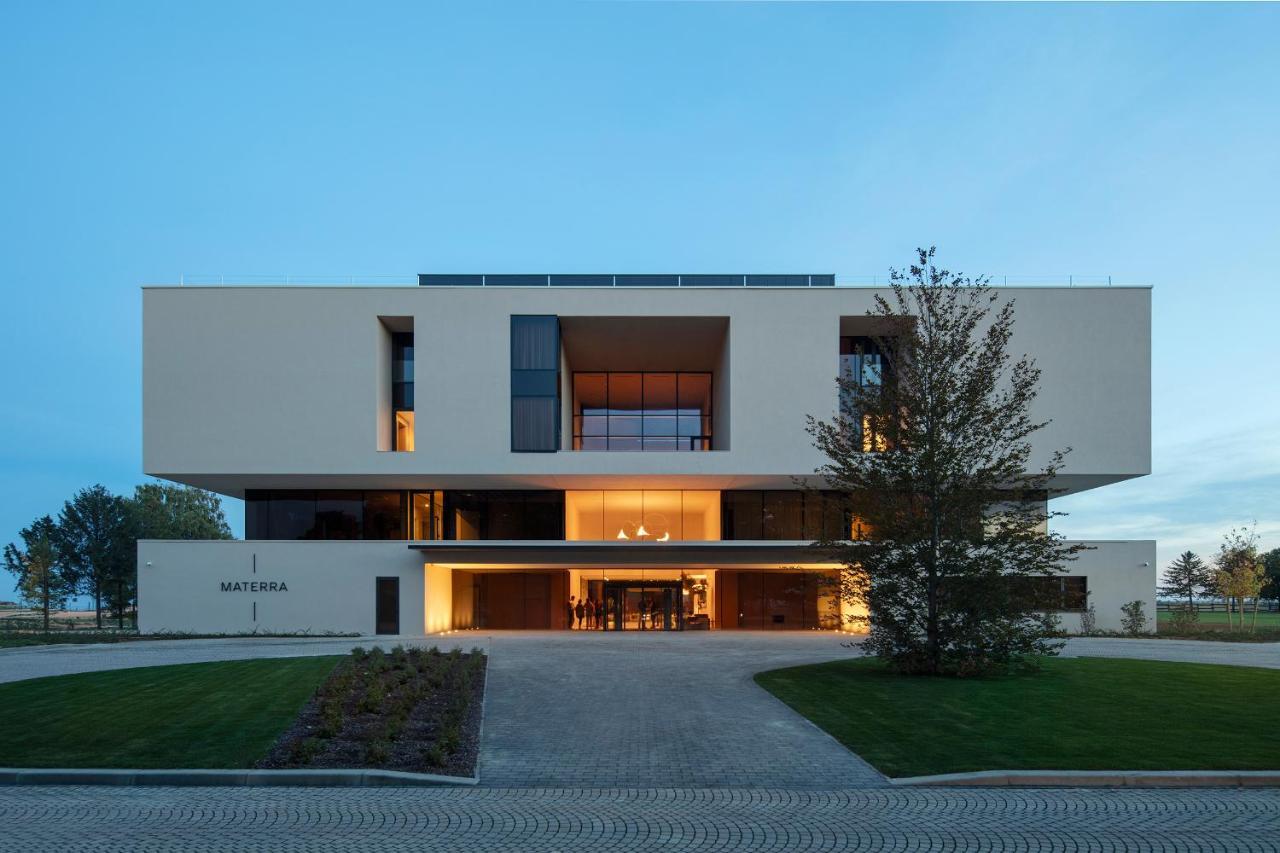 Hotel Materra Osijek Exterior photo